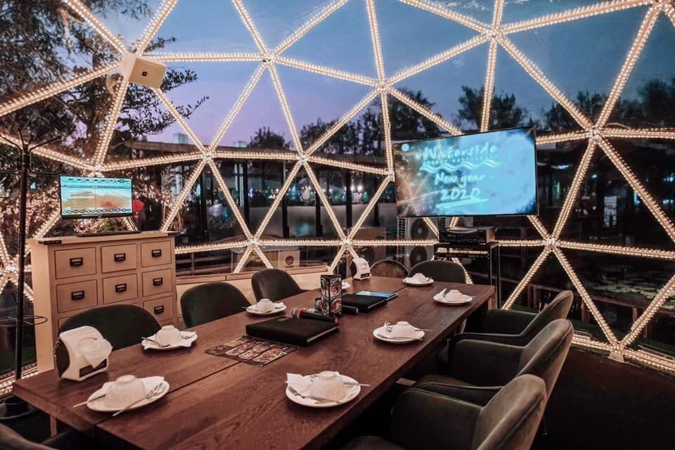 Geodesic Clear Domes 20 ft in Diameter by Domespaces CDS6300